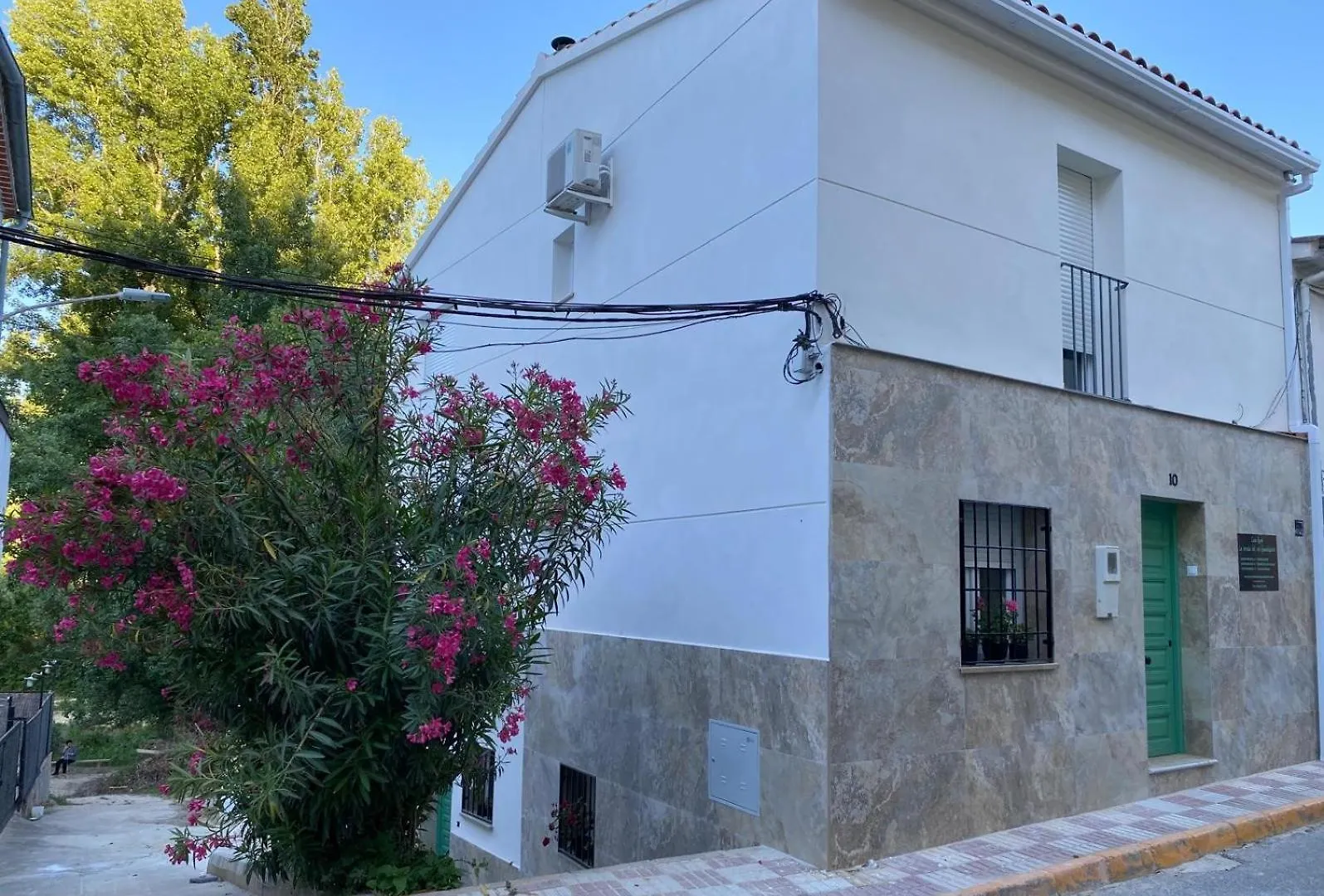 Apartment Habitaciones Con Bano Sin Cocina Ni Salon Sierra De Las Villas Mogon
